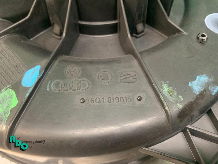 Silnik wentylatora nagrzewnicy z Audi A2 (8Z0) 1.4 16V 2000