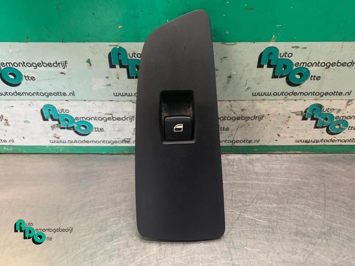 Usados Interruptor de ventanilla eléctrica BMW 1 serie (E87/87N) 116i 1.6 16V Precio € 10,00 Norma de margen ofrecido por Autodemontagebedrijf Otte