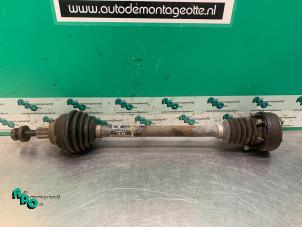 Used Front drive shaft, left Volkswagen Golf V (1K1) 1.4 FSI 16V Price € 25,00 Margin scheme offered by Autodemontagebedrijf Otte