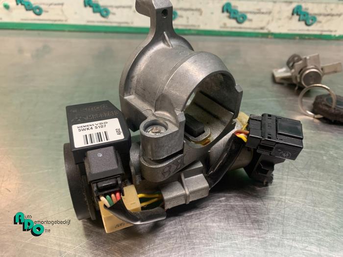 Ignition lock + computer Smart Forfour 1.1 12V - A1341501079 134910