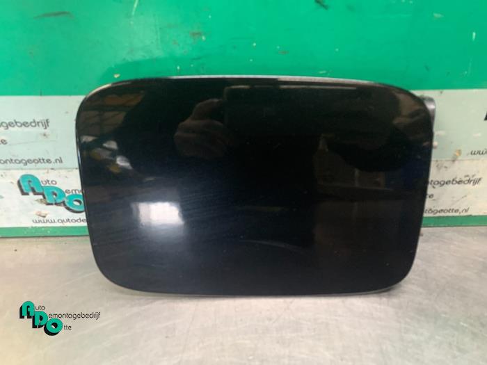Begagnade Tanklucka Volvo V50 (MW) 2.0 D 16V Pris € 15,00 Marginaltabell erbjuds av Autodemontagebedrijf Otte