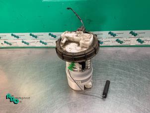 Usagé Pompe d'injection Renault Twingo II (CN) 1.2 16V Prix € 20,00 Règlement à la marge proposé par Autodemontagebedrijf Otte