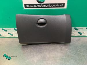 Used Dashboard cover / flap Renault Twingo II (CN) 1.2 16V Price € 20,00 Margin scheme offered by Autodemontagebedrijf Otte