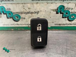 Used Central locking switch Volvo V50 (MW) 2.0 D 16V Price € 15,00 Margin scheme offered by Autodemontagebedrijf Otte
