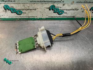 Used Heater resistor Toyota Aygo (B10) 1.0 12V VVT-i Price € 10,00 Margin scheme offered by Autodemontagebedrijf Otte