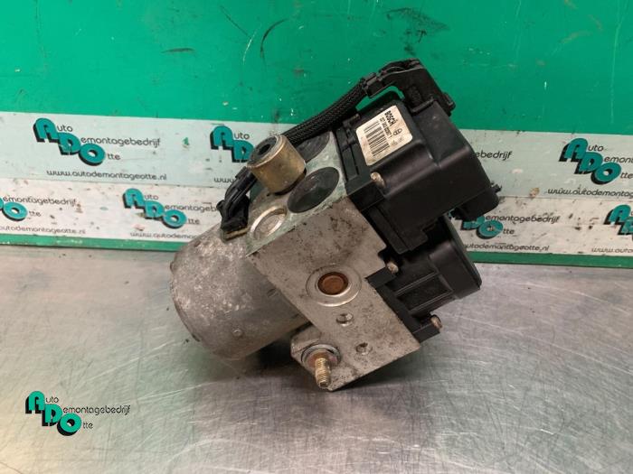 Gebrauchte ABS Pumpe Opel Meriva (A) 1.6 Preis € 30,00 Margenregelung angeboten von Autodemontagebedrijf Otte