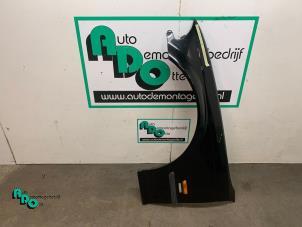 Used Front wing, left BMW 3 serie Touring (E46/3) 320d 16V Price € 60,00 Margin scheme offered by Autodemontagebedrijf Otte