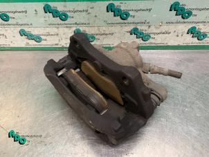 Used Front brake calliper, right Fiat 500C (312) 1.2 69 Price € 25,00 Margin scheme offered by Autodemontagebedrijf Otte
