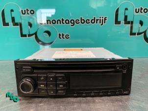 Used Radio CD player Peugeot 208 I (CA/CC/CK/CL) 1.4 HDi Price € 40,00 Margin scheme offered by Autodemontagebedrijf Otte