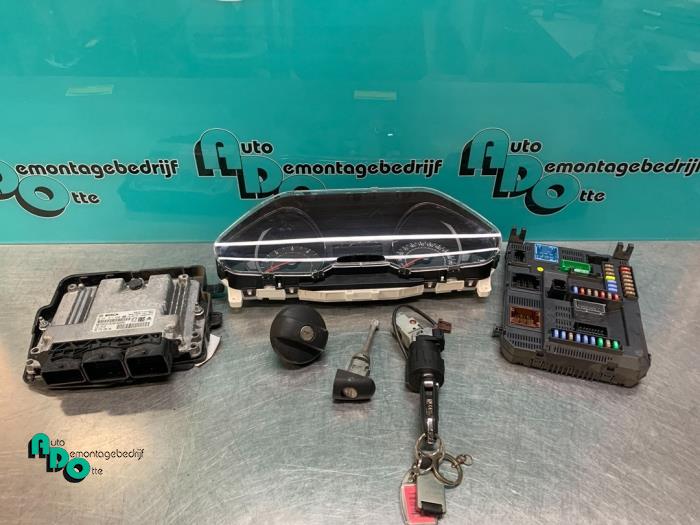 Used Ignition lock + computer Peugeot 208 I (CA/CC/CK/CL) 1.4 HDi Price € 125,00 Margin scheme offered by Autodemontagebedrijf Otte