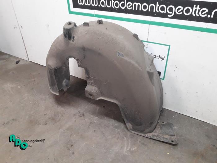 Używane Nadkole Peugeot 208 I (CA/CC/CK/CL) 1.4 HDi Cena € 25,00 Procedura marży oferowane przez Autodemontagebedrijf Otte