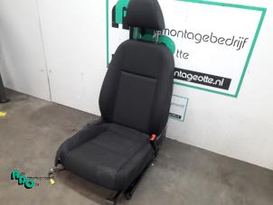 Używane Fotel prawy Volkswagen Golf VI (5K1) 1.6 TDI 16V Cena € 100,00 Procedura marży oferowane przez Autodemontagebedrijf Otte