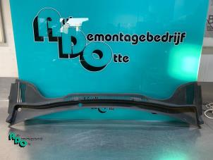 Usagé Paravent Seat Ibiza IV SC (6J1) 1.4 16V Prix € 20,00 Règlement à la marge proposé par Autodemontagebedrijf Otte