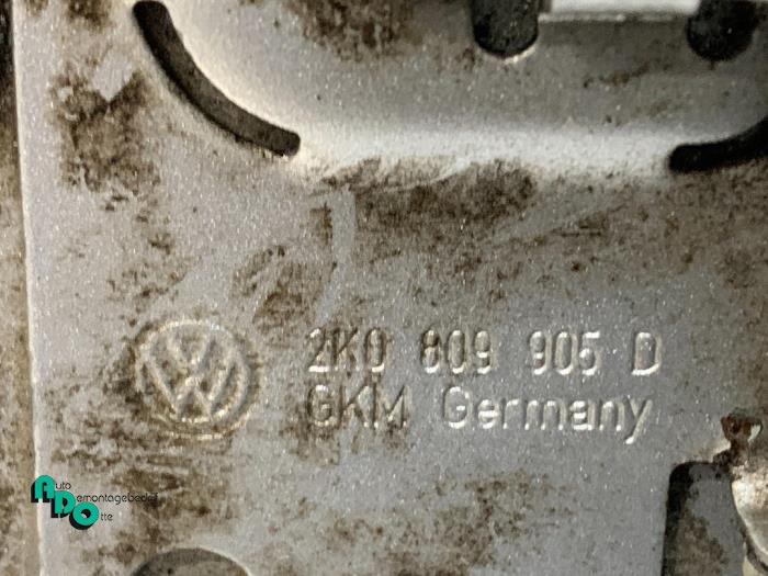 Tankklappe van een Volkswagen Caddy Combi III (2KB,2KJ) 1.6 2007