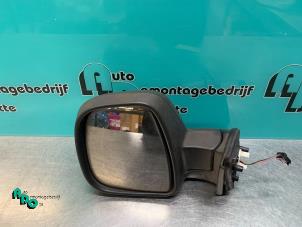 Gebrauchte Außenspiegel links Peugeot Partner (GC/GF/GG/GJ/GK) 1.6 HDI 90 Preis € 40,00 Margenregelung angeboten von Autodemontagebedrijf Otte