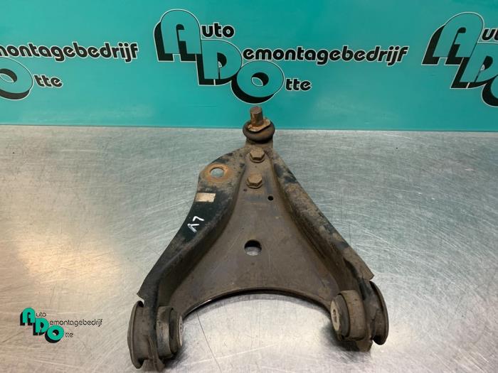 Gebrauchte Querlenker links vorne Renault Twingo II (CN) 1.2 Preis € 15,00 Margenregelung angeboten von Autodemontagebedrijf Otte