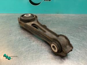 Engine mount from a Renault Twingo II (CN) 1.2 2008