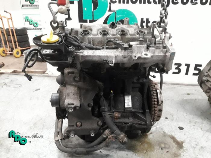 Używane Silnik Renault Clio III (BR/CR) 1.2 16V TCe 100 Cena € 300,00 Procedura marży oferowane przez Autodemontagebedrijf Otte