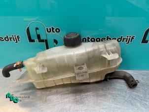 Used Expansion vessel Renault Clio III (BR/CR) 1.2 16V TCe 100 Price € 15,00 Margin scheme offered by Autodemontagebedrijf Otte