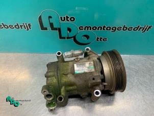 Used Air conditioning pump Renault Clio III (BR/CR) 1.2 16V TCe 100 Price € 25,00 Margin scheme offered by Autodemontagebedrijf Otte