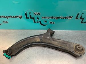 Used Front wishbone, left Renault Clio III (BR/CR) 1.2 16V TCe 100 Price € 20,00 Margin scheme offered by Autodemontagebedrijf Otte