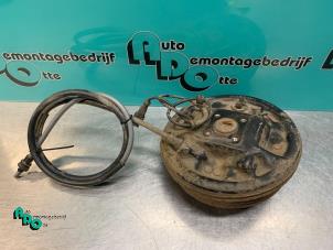 Used Rear wheel bearing Renault Clio III (BR/CR) 1.2 16V TCe 100 Price € 25,00 Margin scheme offered by Autodemontagebedrijf Otte