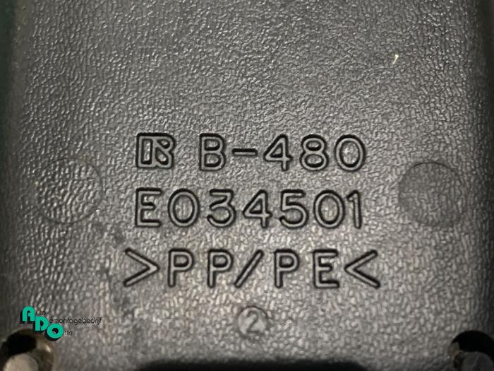 Rear seatbelt buckle, left from a Peugeot 107 1.0 12V 2011