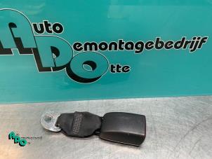 Usagé Insertion ceinture de sécurité arrière droite Peugeot 107 1.0 12V Prix € 10,00 Règlement à la marge proposé par Autodemontagebedrijf Otte