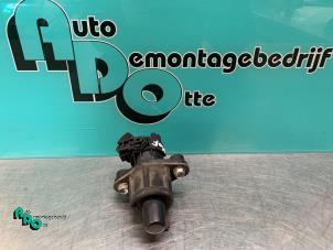 Used Tailgate handle Peugeot 107 1.0 12V Price € 10,00 Margin scheme offered by Autodemontagebedrijf Otte