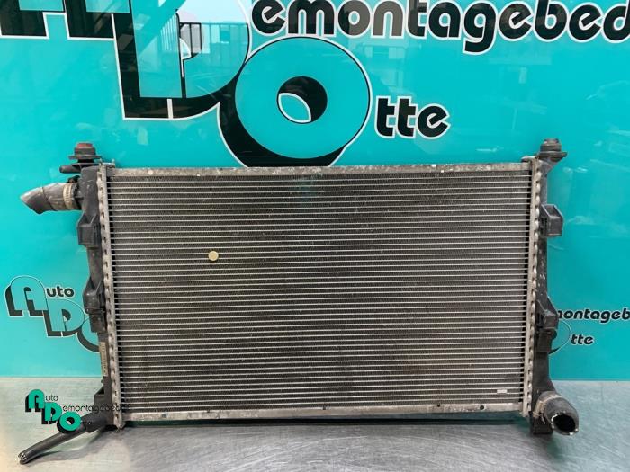 Used Radiator Mercedes A (W168) 2.1 A-210 Evolution Price € 30,00 Margin scheme offered by Autodemontagebedrijf Otte