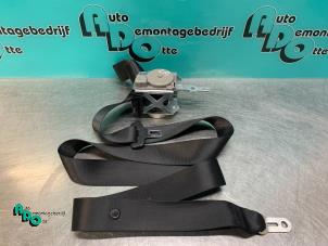 Used Rear seatbelt, left BMW 3 serie (E90) 318i 16V Price € 20,00 Margin scheme offered by Autodemontagebedrijf Otte