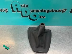 Used Gear stick cover BMW 3 serie (E90) 318i 16V Price € 15,00 Margin scheme offered by Autodemontagebedrijf Otte