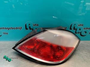 Used Taillight, right Opel Astra H (L48) 1.6 16V Twinport Price € 20,00 Margin scheme offered by Autodemontagebedrijf Otte