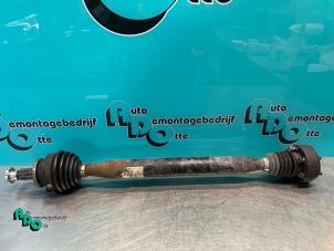 Used Front drive shaft, right Volkswagen Polo IV (9N1/2/3) 1.2 12V Price € 25,00 Margin scheme offered by Autodemontagebedrijf Otte