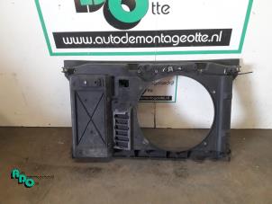 Usados Panel frontal Peugeot 308 (4A/C) 1.6 VTI 16V Precio € 35,00 Norma de margen ofrecido por Autodemontagebedrijf Otte