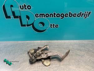 Used Bonnet lock mechanism Peugeot 308 (4A/C) 1.6 VTI 16V Price € 10,00 Margin scheme offered by Autodemontagebedrijf Otte