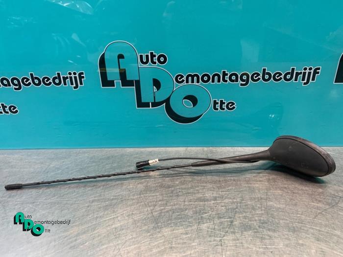 Używane Antena Peugeot 308 (4A/C) 1.6 VTI 16V Cena € 15,00 Procedura marży oferowane przez Autodemontagebedrijf Otte