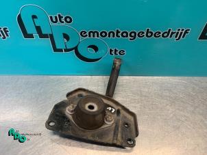 Used Gearbox mount Peugeot 308 (4A/C) 1.6 VTI 16V Price € 20,00 Margin scheme offered by Autodemontagebedrijf Otte