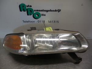Used Headlight, right Rover 400 (RT) 416Si 16V Price € 30,00 Margin scheme offered by Autodemontagebedrijf Otte