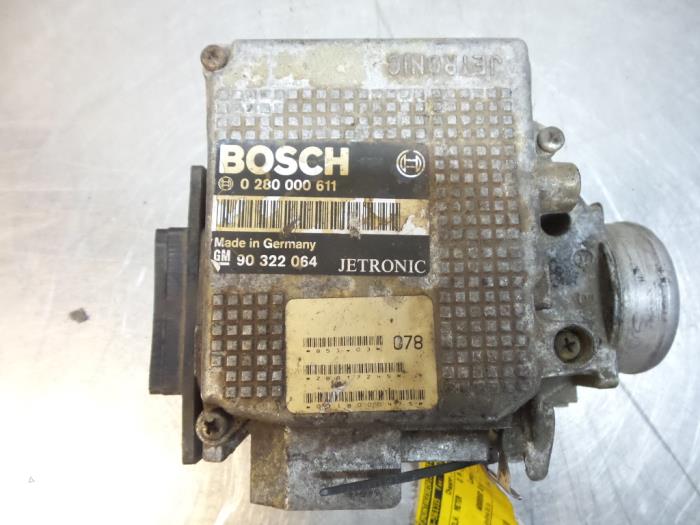 Luftmengenmesser van een Opel Corsa B (73/78/79) 1.4i Swing,Joy,Sport,GLS 1993