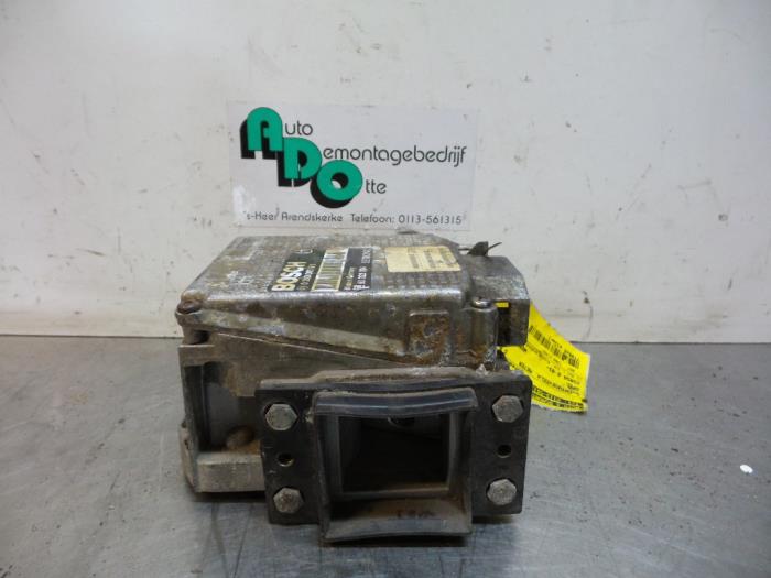 Luftmengenmesser van een Opel Corsa B (73/78/79) 1.4i Swing,Joy,Sport,GLS 1993