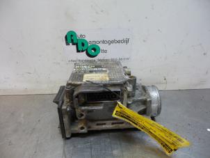 Luftmengenmesser van een Opel Corsa B (73/78/79) 1.4i Swing,Joy,Sport,GLS 1993