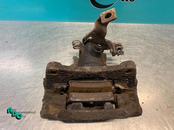 Rear brake calliper, left from a Opel Movano (4A1; 4A2; 4B2; 4B3; 4C2; 4C3) 1.9 CDTI 2004