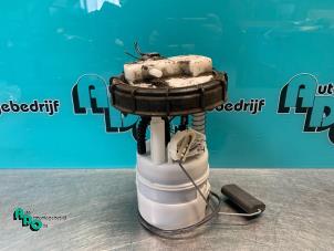 Używane Elektryczna pompa paliwa Nissan Micra (K12) 1.2 16V Cena € 25,00 Procedura marży oferowane przez Autodemontagebedrijf Otte