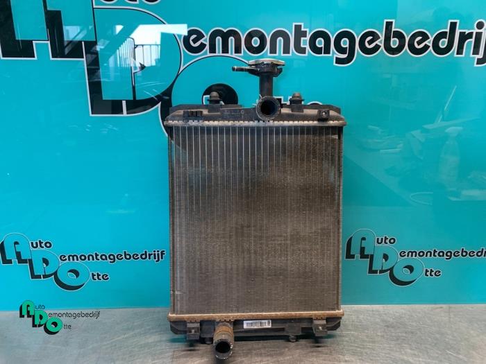 Usagé Radiateur Peugeot 107 1.0 12V Prix € 15,00 Règlement à la marge proposé par Autodemontagebedrijf Otte