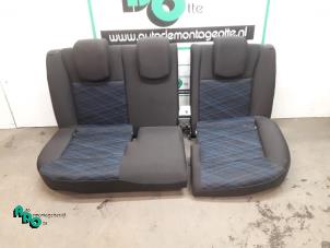 Used Rear bench seat Renault Clio III Estate/Grandtour (KR) 1.2 16V 75 Price € 75,00 Margin scheme offered by Autodemontagebedrijf Otte