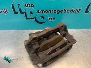 Used Front brake calliper, left Renault Trafic New (FL) 1.9 dCi 100 16V Price € 25,00 Margin scheme offered by Autodemontagebedrijf Otte