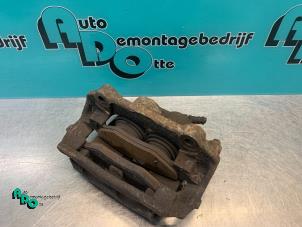 Used Front brake calliper, right Renault Trafic New (FL) 1.9 dCi 100 16V Price € 25,00 Margin scheme offered by Autodemontagebedrijf Otte