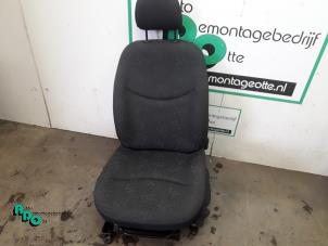 Gebrauchte Sitz rechts Toyota Yaris (P1) 1.0 16V VVT-i Preis € 275,00 Margenregelung angeboten von Autodemontagebedrijf Otte
