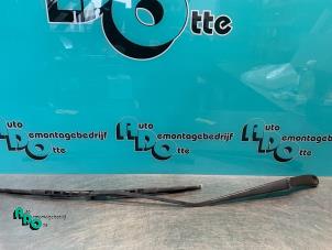 Usagé Bras essuie-glace avant Volkswagen Transporter T5 2.5 TDi PF Prix € 15,00 Règlement à la marge proposé par Autodemontagebedrijf Otte